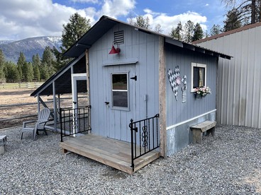 Cozy Tiny House Surronded by Thompson Falls and the Montana Mountains - glamping.directory
