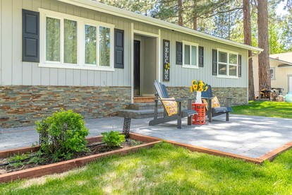 Sunny Mountain Retreat with Private Deck near Lake Tahoe in Truckee, California - Truckee, California - glamping.directory