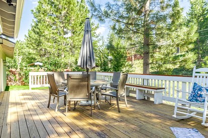 Sunny Mountain Retreat with Private Deck near Lake Tahoe in Truckee, California - Truckee, California - glamping.directory