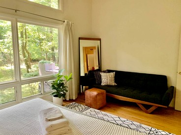 Mid Century Designer Rental for North Carolina Getaway - Chapel Hill, North Carolina - glamping.directory
