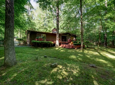 Mid Century Designer Rental for North Carolina Getaway - glamping.directory