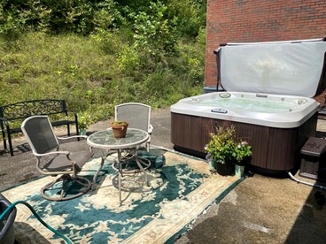 Fantastic Cottage with Hot-tub and Stunnnig Views in Franklin, Tennessee - Franklin, Tennessee - glamping.directory