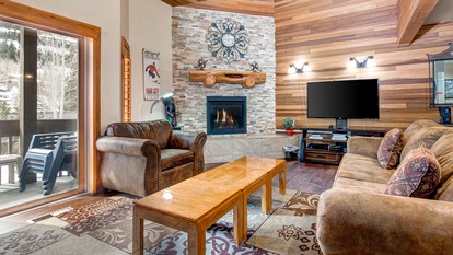 Lakeside Getaway Cabin on Family Resort with Pool near Deer Valley and Park City, Utah - Park City, Utah - glamping.directory