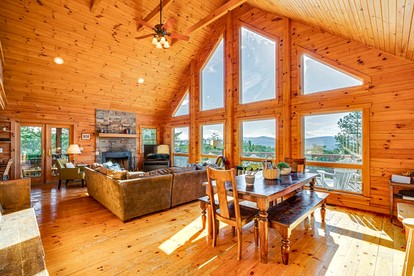 Secluded Luxury Cabin with Hot Tub on 40 Private Acres Near Moorefield, West Virginia - Moorefield, West Virginia - glamping.directory
