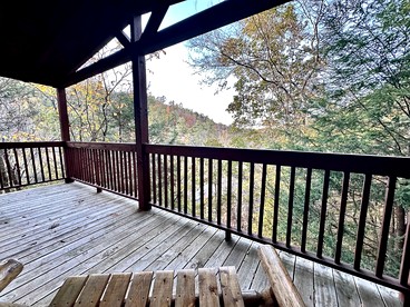Embrace Nature in this Cosy Cabin with Hot-tub and Fireplace in  Sevierville, Tennessee - Sevierville, Tennessee - glamping.directory