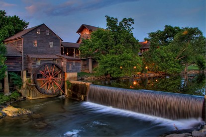 Embrace Nature in this Cosy Cabin with Hot-tub and Fireplace in  Sevierville, Tennessee - glamping.directory