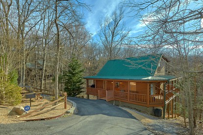 Family Glamping Vacations at this Fully-Equipped Vacation Rental in Sevierville, Tennessee - glamping.directory