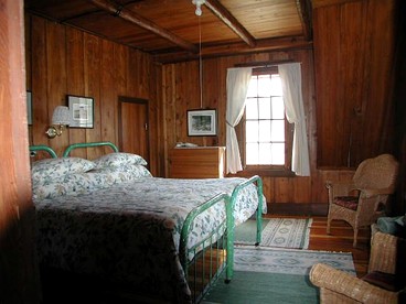 Group Vacation Rental for Family and Corporate Getaways near Glacier National Park, Montana - East Glacier Park, Montana - glamping.directory