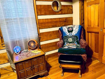 Rustic Cabin with Large Deck near Franklin, Tennessee - Franklin, Tennessee - glamping.directory