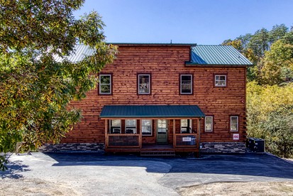 Pigeon Forge Adventures in this Spacious Cabin Rental for Group Glamping in Tennessee - glamping.directory