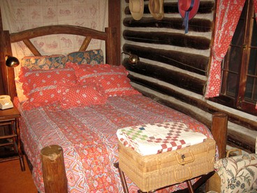 Historic Lodge in New York State for Family Glamping Getaway - Wallkill, New York - glamping.directory