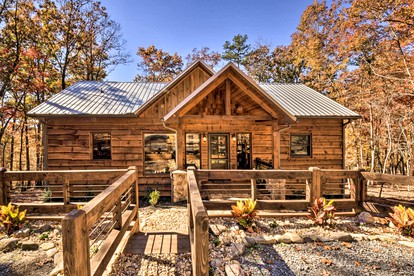 Glamping in the Mountains: Stunning Cabin with a Hot Tub near Morganton, Georgia - glamping.directory