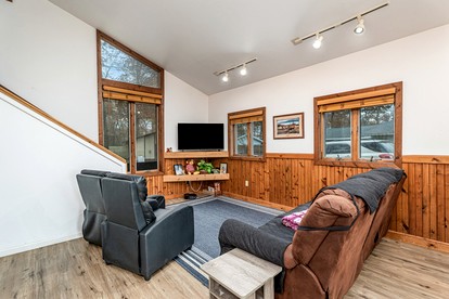 Quaint Lake Cottage Perfect to Reconnect with Nature in Michigan - Au Gres, Michigan - glamping.directory