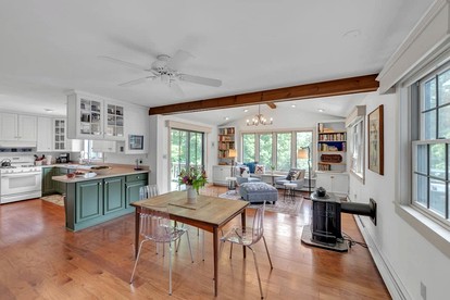 Awesome Cottage with Fireplace and Swimming Pool in Sunderland, Vermont - Sunderland, Vermont - glamping.directory