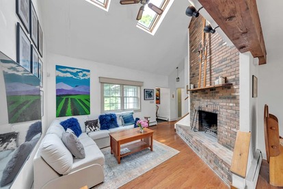 Awesome Cottage with Fireplace and Swimming Pool in Sunderland, Vermont - Sunderland, Vermont - glamping.directory