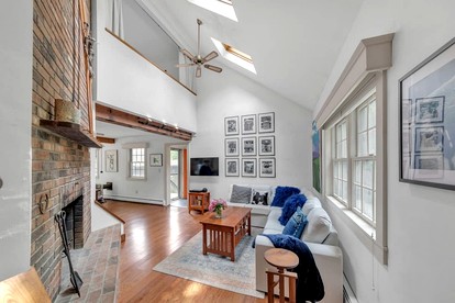 Awesome Cottage with Fireplace and Swimming Pool in Sunderland, Vermont - Sunderland, Vermont - glamping.directory