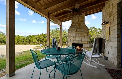 Relaxing Accessible Cottage with Outdoor Fireplace for a Peaceful Getaway near Austin, Texas - Dripping Springs, Texas - glamping.directory