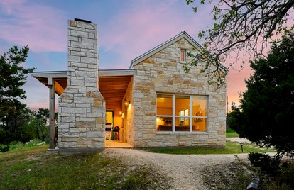 Relaxing Accessible Cottage with Outdoor Fireplace for a Peaceful Getaway near Austin, Texas - Dripping Springs, Texas - glamping.directory