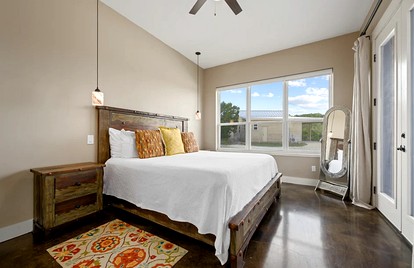 Relaxing Accessible Cottage with Outdoor Fireplace for a Peaceful Getaway near Austin, Texas - Dripping Springs, Texas - glamping.directory