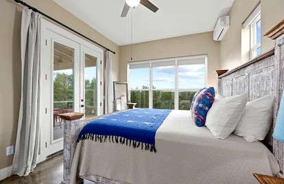 Relaxing Accessible Cottage with Outdoor Fireplace for a Peaceful Getaway near Austin, Texas - Dripping Springs, Texas - glamping.directory