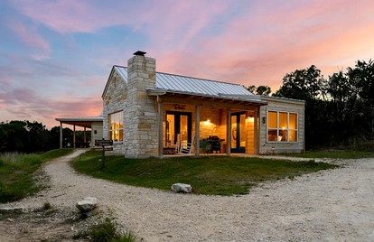 Relaxing Accessible Cottage with Outdoor Fireplace for a Peaceful Getaway near Austin, Texas - glamping.directory