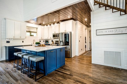 Large, Family-Friendly Cabin Near Broken Bow Lake, Oklahoma - Broken Bow, Oklahoma - glamping.directory