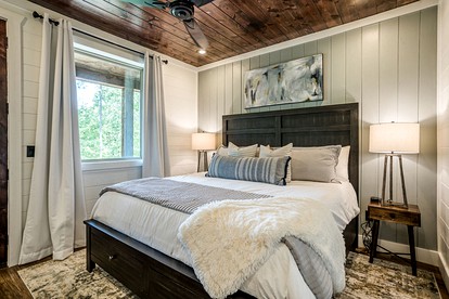 Large, Family-Friendly Cabin Near Broken Bow Lake, Oklahoma - Broken Bow, Oklahoma - glamping.directory