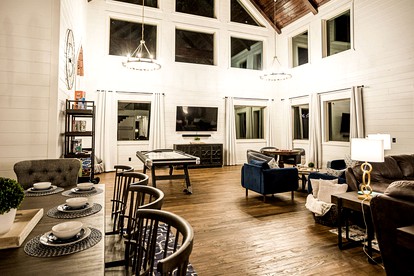 Large, Family-Friendly Cabin Near Broken Bow Lake, Oklahoma - Broken Bow, Oklahoma - glamping.directory