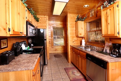 Enormous Wooden Cabin with Hot-Tub, Game Room and Barbecue in Sevierville, Tennessee - Sevierville, Tennessee - glamping.directory