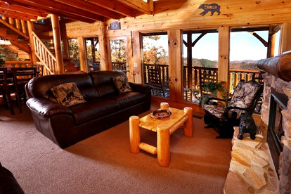 Enormous Wooden Cabin with Hot-Tub, Game Room and Barbecue in Sevierville, Tennessee - Sevierville, Tennessee - glamping.directory