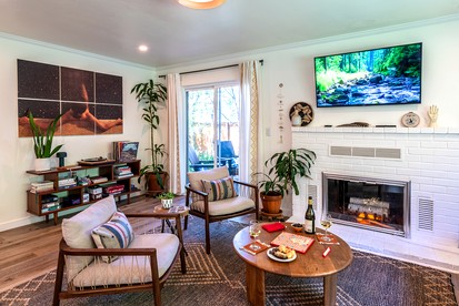 Charming River Cottage with Fenced Yard & Walkable River Access near Downtown Guerneville, California - Guerneville, California - glamping.directory
