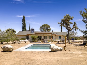 Yucca Valley Wonderland: Embark on a Unique Desert Adventure - glamping.directory