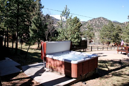 Breathtaking Cabin with Hot-tub in Estes Park, Colorado - Estes Park, Colorado - glamping.directory