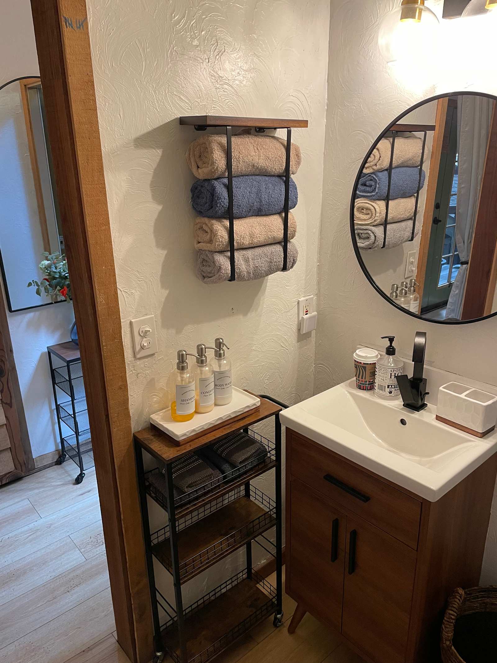 The Little Poppy Cabin! 🌸 - Carmel, California - glamping.directory