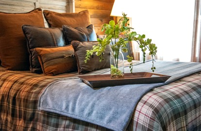 Stunning Yurt with Magnificent Creek Views in Topton, North Carolina - Topton, North Carolina - glamping.directory