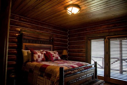 Family-Friendly Log Cabin in Scenic Big Sky near Great Falls, Montana - Belt, Montana - glamping.directory