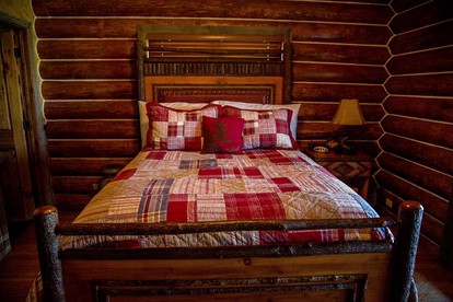 Family-Friendly Log Cabin in Scenic Big Sky near Great Falls, Montana - Belt, Montana - glamping.directory