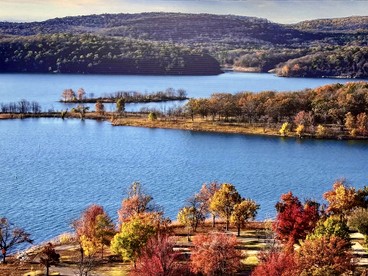 Incredible Spacious Rental with Fantastic Activities for an Unforgettable Family Adventure by the Lake in Cookson, Oklahoma - Cookson, Oklahoma - glamping.directory