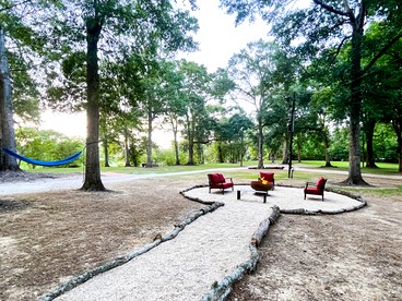 Picturesque Cozy Cottage with Fire Pit Space in Louisiana - Lafayette, Louisiana - glamping.directory