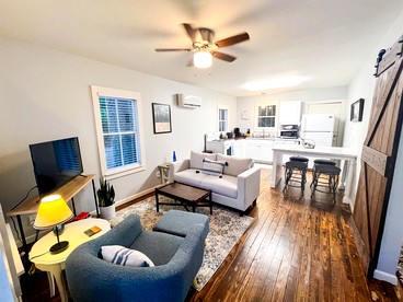 Picturesque Cozy Cottage with Fire Pit Space in Louisiana - Lafayette, Louisiana - glamping.directory