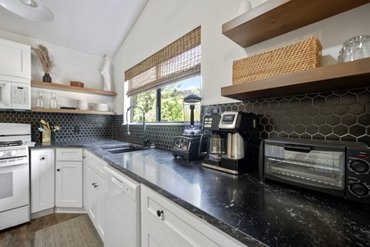 Stunning Wooden Cabin with Fireplace in Glendale, Utah - Glendale, Utah - glamping.directory