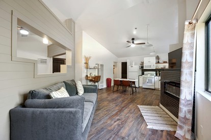 Stunning Wooden Cabin with Fireplace in Glendale, Utah - Glendale, Utah - glamping.directory