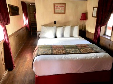 Authentic Renovated Cabooses from 1929 near the Grand Canyon in Northern Arizona - Williams, Arizona - glamping.directory