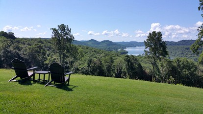 Country Cabin Rental with Rustic Charm in Gainesboro, Tennessee - Gainesboro, Tennessee - glamping.directory