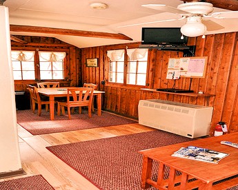 Lovely Lakefront Cabin Rental for Five Guests in West Branch, Michigan - West Branch, Michigan - glamping.directory