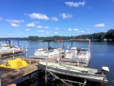 Lovely Lakefront Cabin Rental for Five Guests in West Branch, Michigan - West Branch, Michigan - glamping.directory