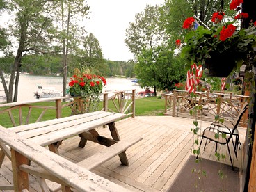 Lovely Lakefront Cabin Rental for Five Guests in West Branch, Michigan - West Branch, Michigan - glamping.directory