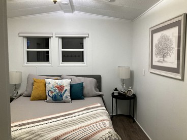 Cozy Bungalow Rental Perfect for Glamping in Michigan - Vandalia, Michigan - glamping.directory