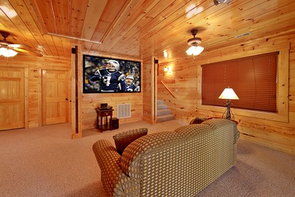 Elegant Cabin Rental for a Great Smoky Mountains Getaway - Gatlinburg, Tennessee - glamping.directory