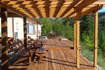 Rustic Mountain Retreat Perfect for Large Groups in Kingston, Idaho - Kingston, Idaho - glamping.directory